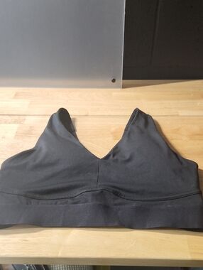 Fabletics Black V-Neck Wireless Sports Bra